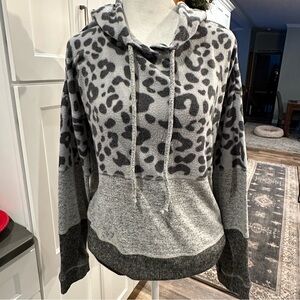 Hem & Thread Womens Leopard Fleece Hoodie Sweatshirt Tunic Sz M Gray Colorblock